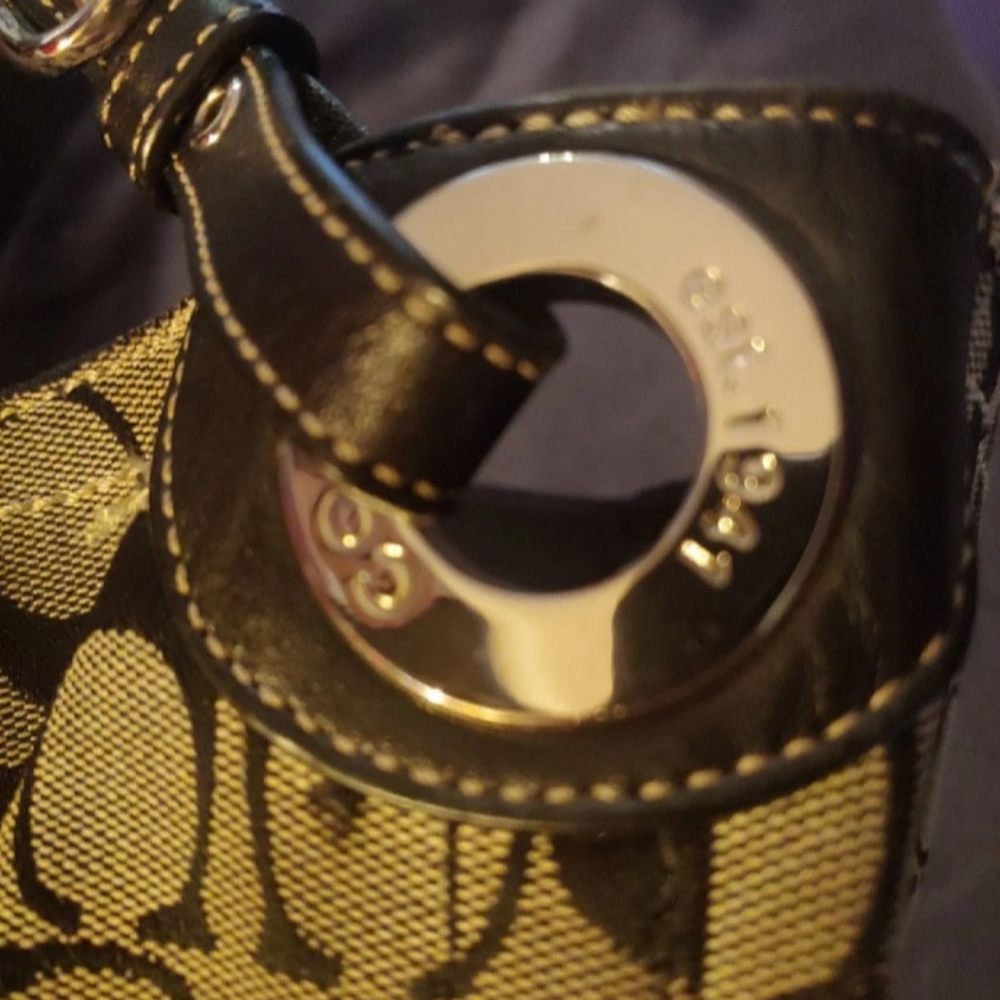 Coach Park Signature Hobo Bag - Picture 3 of 7